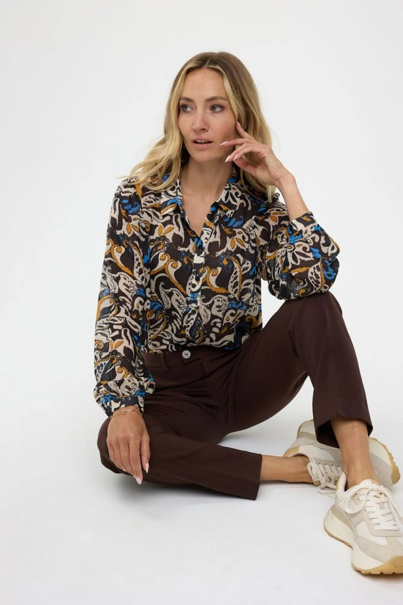 Blouse Vneck Elegant Leaves